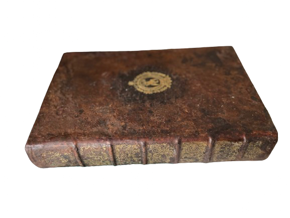 Reliure du 18 eme siècle après restauration des coiffes, coins, mors